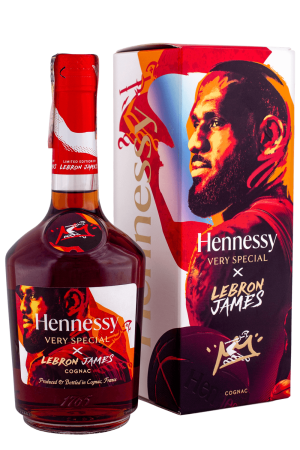 Hennessy V.S. Lebron James v Kartóne